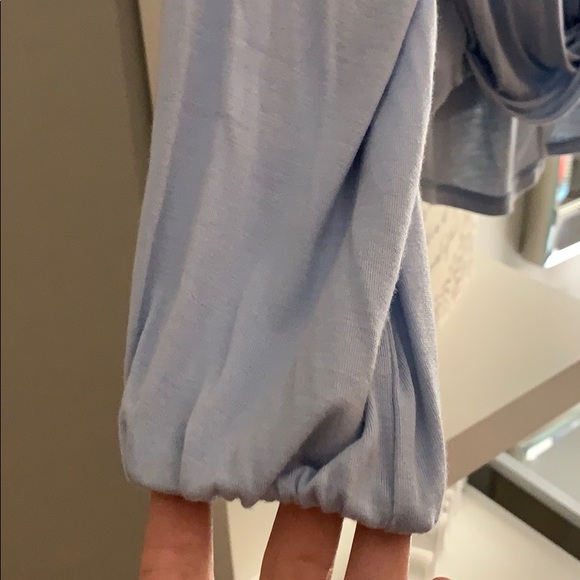 Off The Shoulder Blouse - Picture 7 of 7